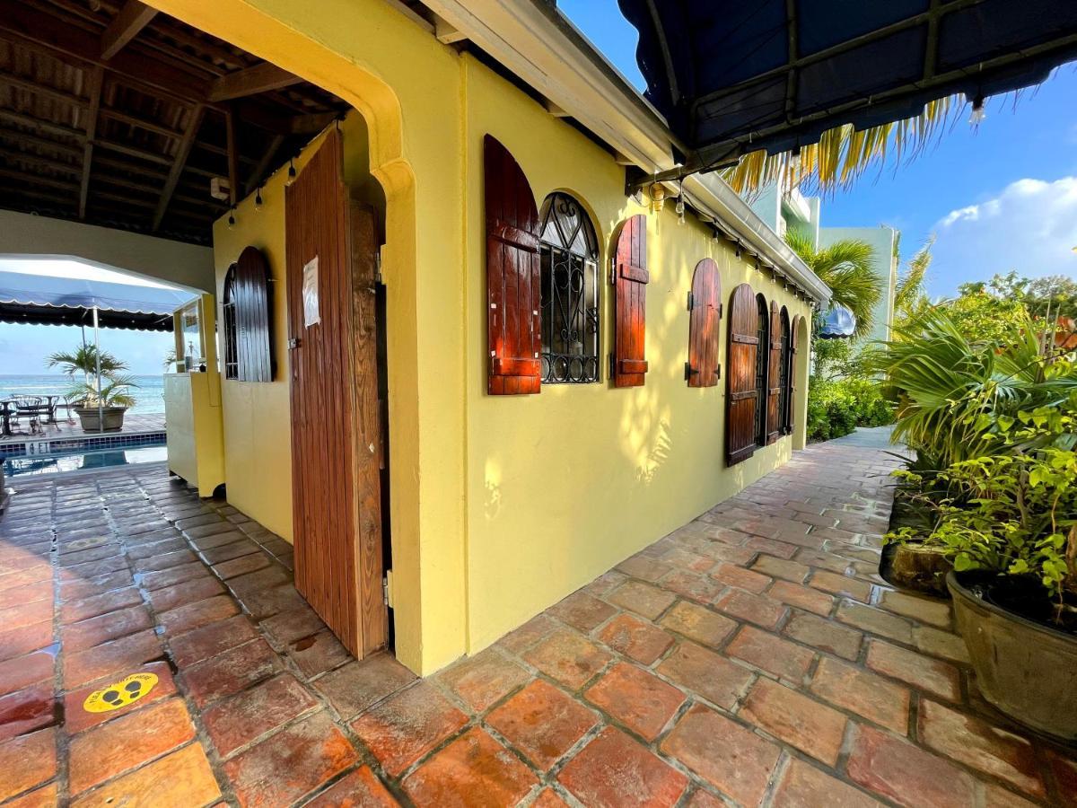 Osprey Beach Hotel Cockburn Town Buitenkant foto